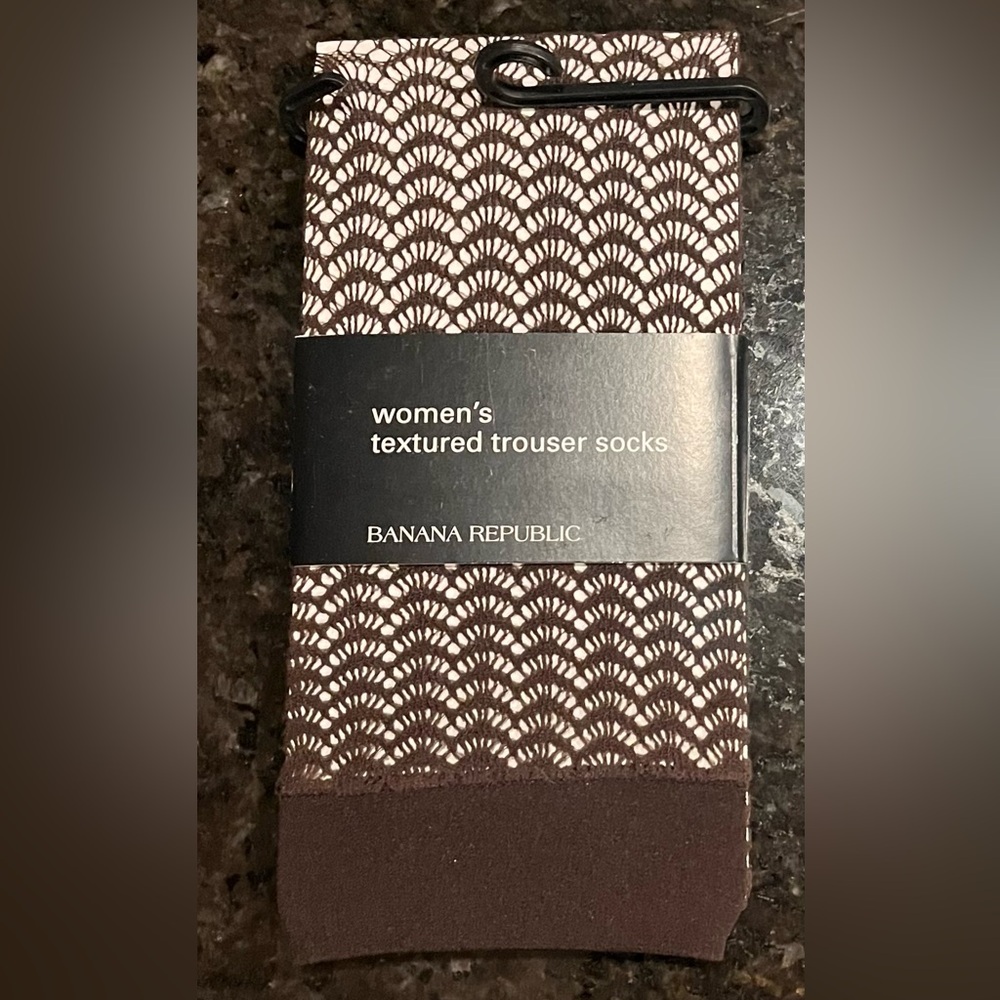 “Banana Republic” (early 2000’s) Women’s Textured Socks - Made in Italy- 2/$15 🤩